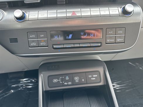Used 2025 Hyundai Kona Limited image 55
