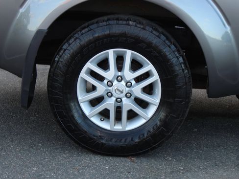 Used 2017 Nissan Frontier SV w/ SV Value Truck Package AWD/4WD image 29