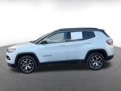 Used 2025 Jeep Compass Limited image 9
