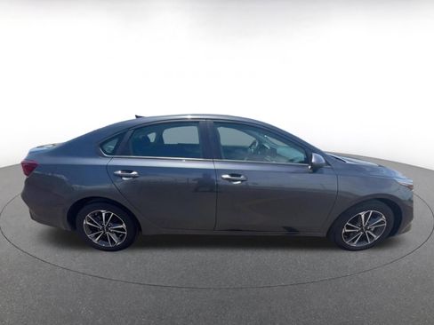 Used 2024 Kia Forte LXS FWD image 16