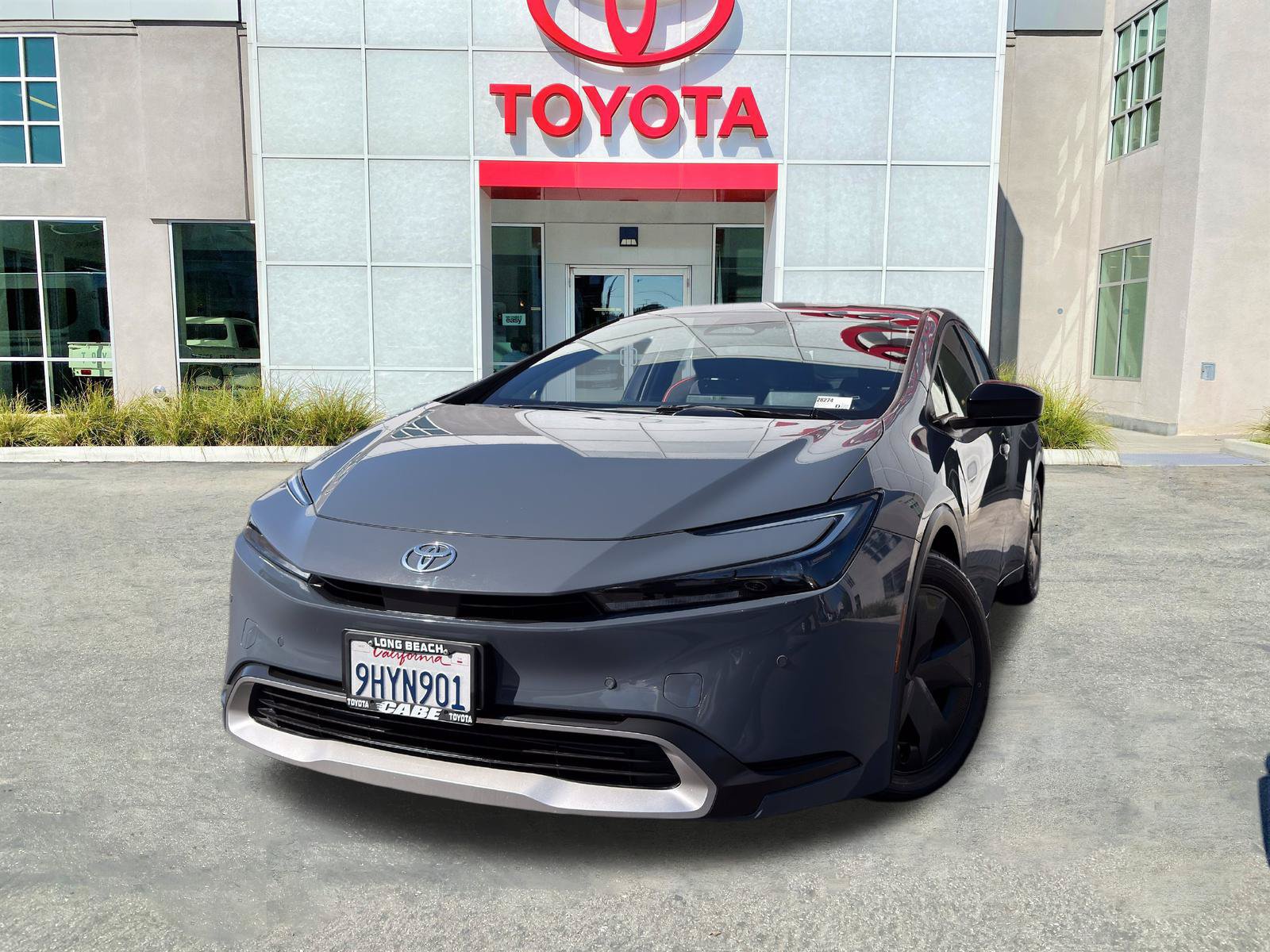 Used 2023 Toyota Prius Prime FWD image 4
