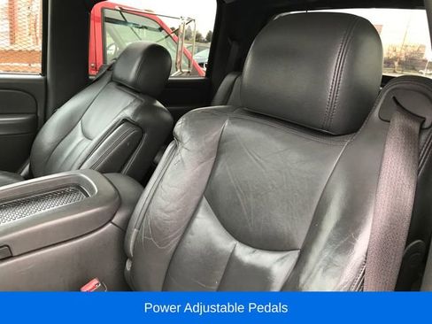 Used 2003 Chevrolet Avalanche 4x4 w/ Suspension Package, Off-Road image 10