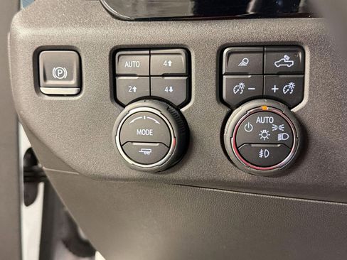 Used 2024 Chevrolet Silverado 1500 ZR2 w/ Technology Package AWD/4WD image 16