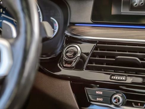 Used 2018 BMW 540i w/ M Sport Package RWD image 38