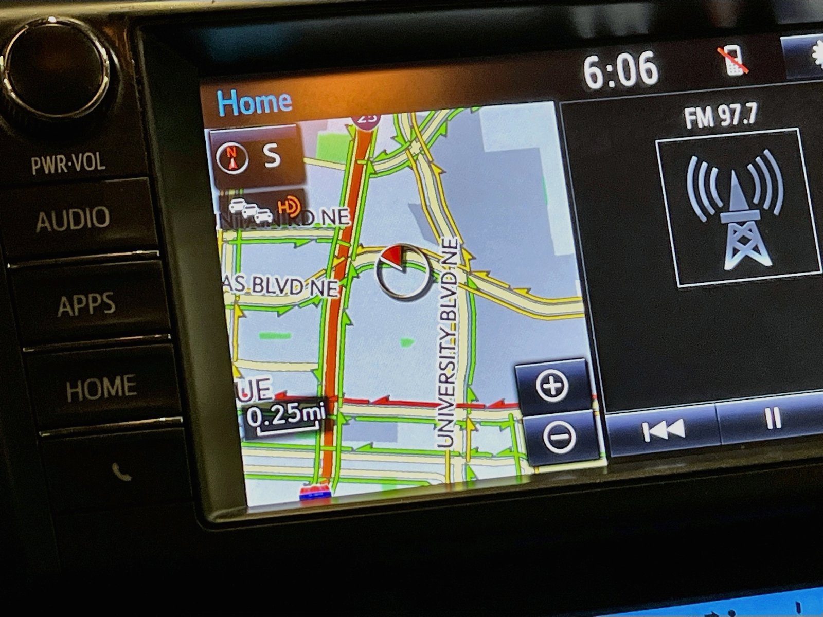 Used 2017 Toyota RAV4 XLE FWD image 13