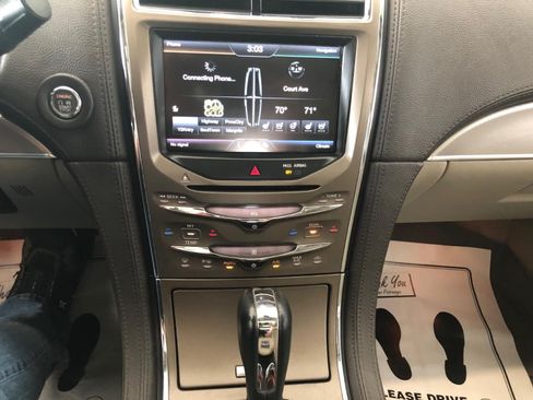 Used 2013 Lincoln MKX AWD image 16