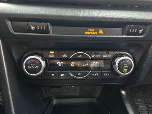 Used 2018 MAZDA MAZDA3 Touring image 12