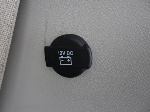Used 2024 Chrysler Pacifica Touring-L FWD image 30