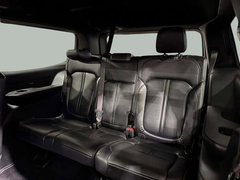 Used 2022 Jeep Wagoneer Series I w/ Premium Group I AWD/4WD image 25