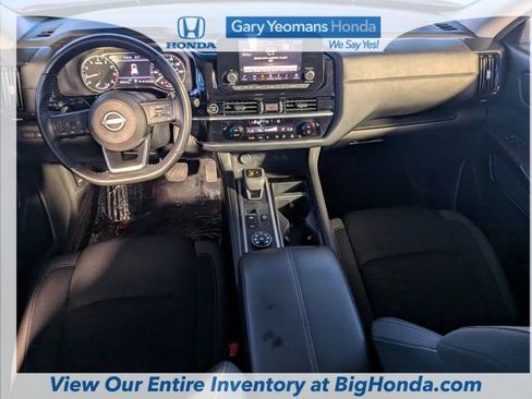 Used 2024 Nissan Pathfinder SV AWD/4WD image 17