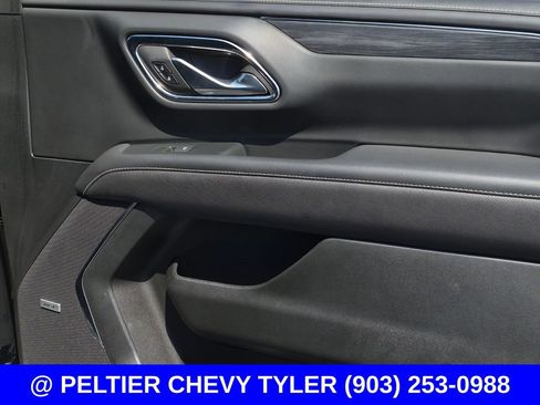 Used 2023 GMC Yukon SLT AWD/4WD image 16