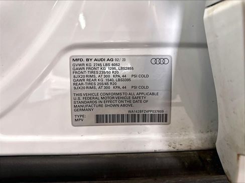 Used 2023 Audi Q4 e-tron Prestige AWD/4WD image 35