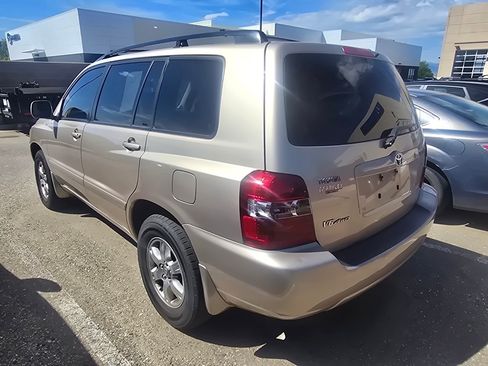 Used 2007 Toyota Highlander 4WD V6 w/ 3rd Row image 15