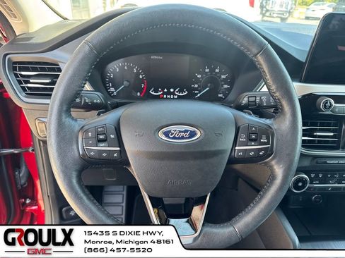 Used 2020 Ford Escape SEL image 15