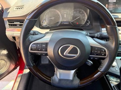 Used 2017 Lexus ES 350 w/ Premium Package FWD image 12