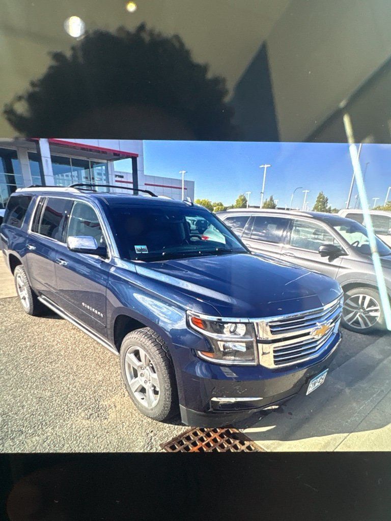 Used 2020 Chevrolet Suburban Premier AWD/4WD image 2