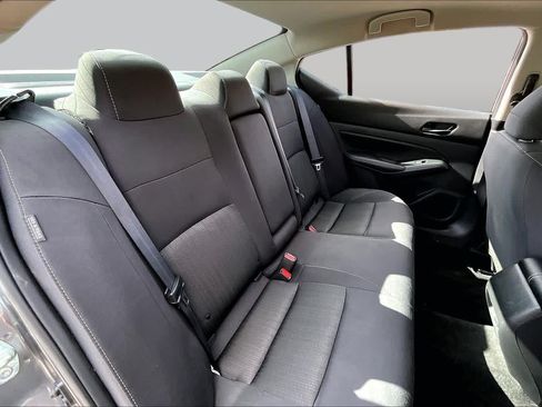 Used 2025 Nissan Altima 2.5 SV FWD image 20