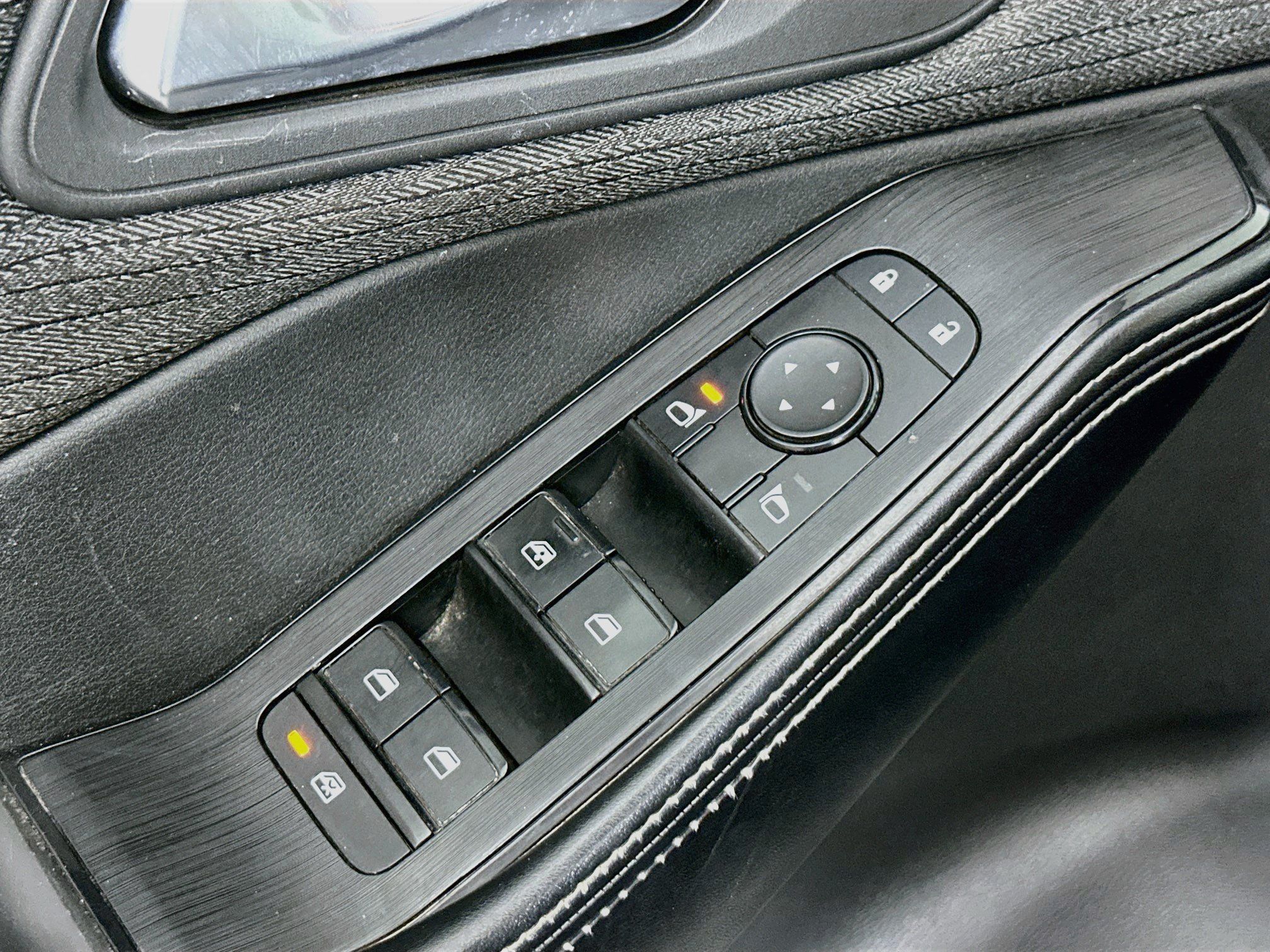 Used 2021 Nissan Rogue SV FWD image 15