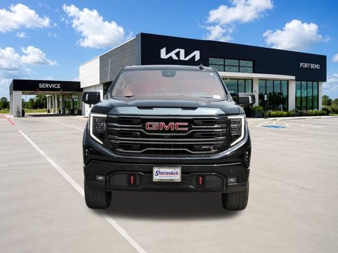 Used 2023 GMC Sierra 1500 AT4 w/ Technology Package AWD/4WD image 2