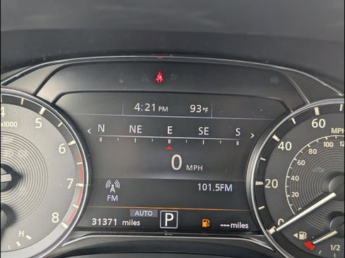 Used 2023 INFINITI QX80 Premium Select AWD/4WD image 9