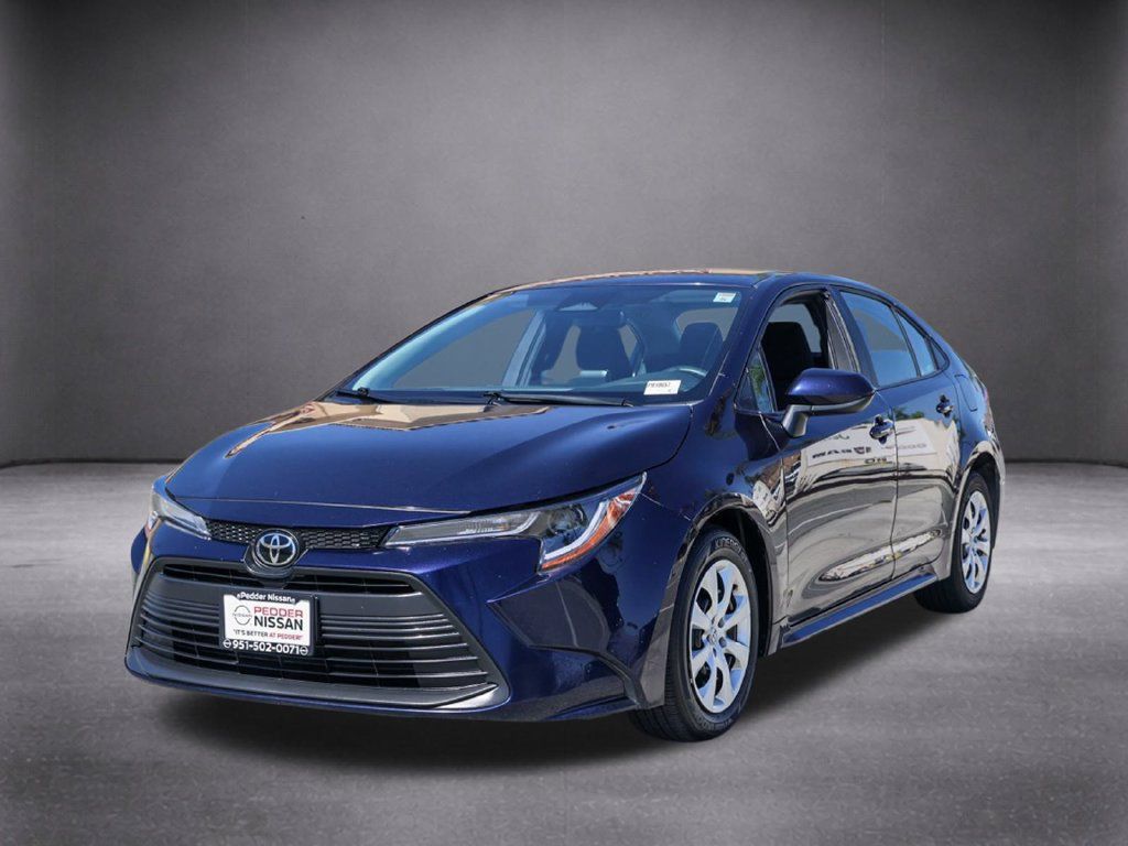 Used 2025 Toyota Corolla LE FWD image 9