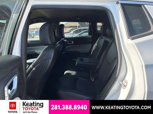 Used 2024 Jeep Compass Latitude AWD/4WD image 10