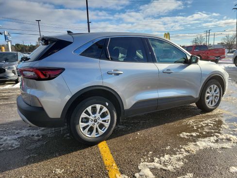 Used 2023 Ford Escape Active w/ Cold Weather Package image 4