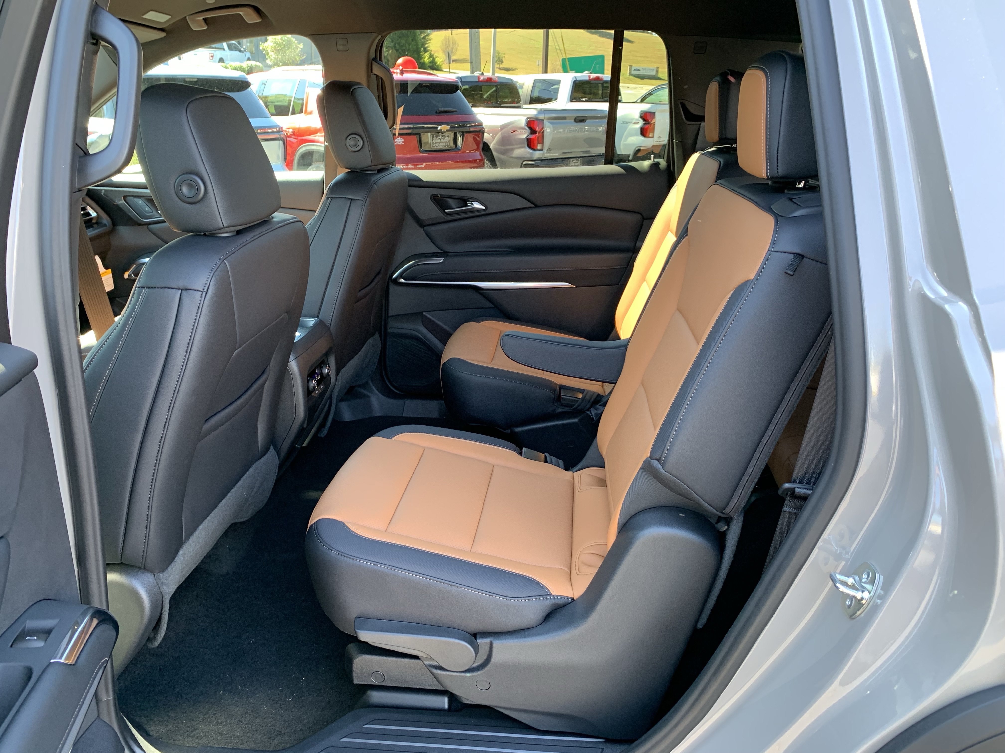 New 2027 Chevrolet Traverse Z71 w/ Driver Confidence Package AWD/4WD image 20