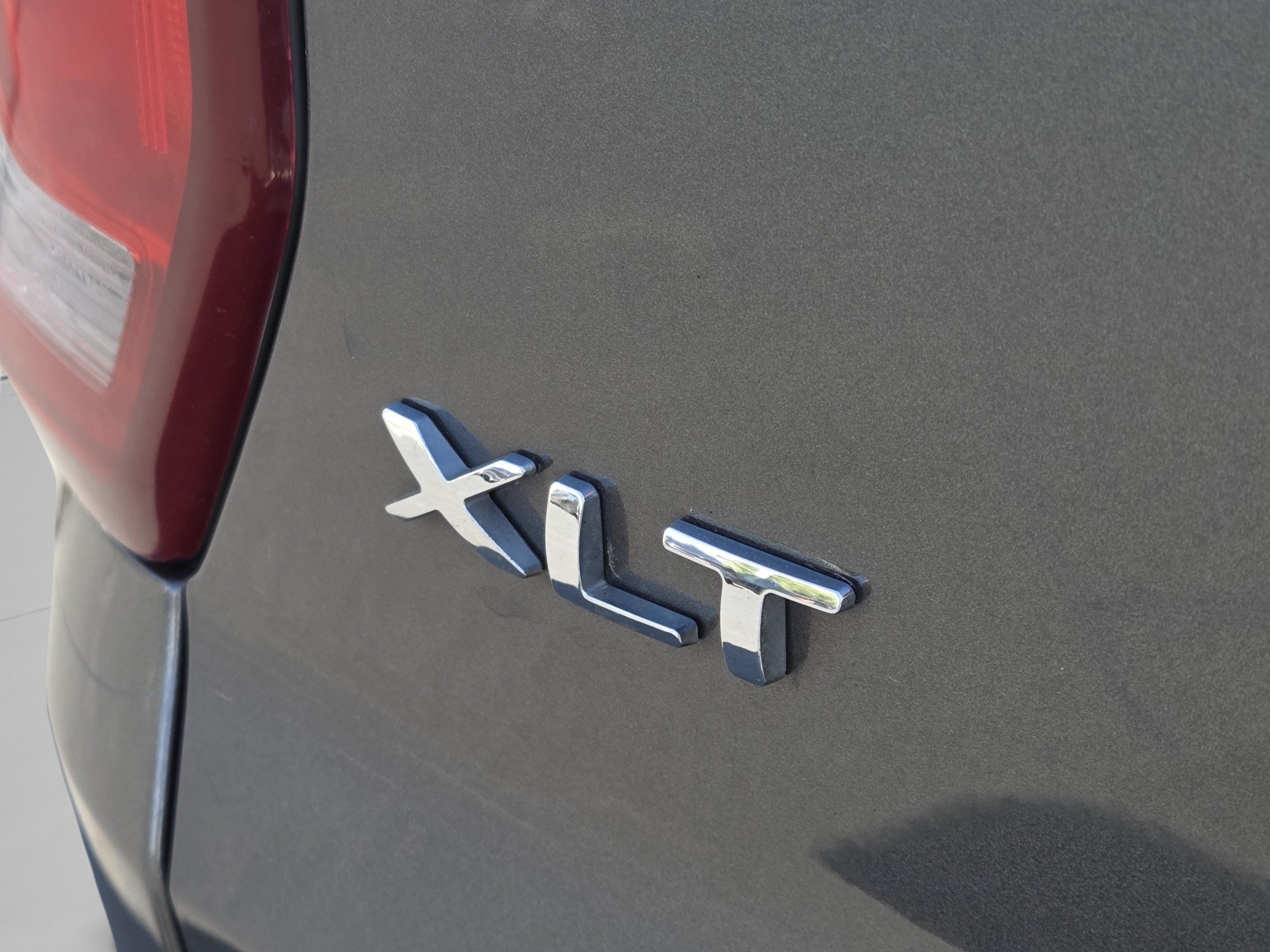 Used 2016 Ford Explorer XLT AWD/4WD image 23