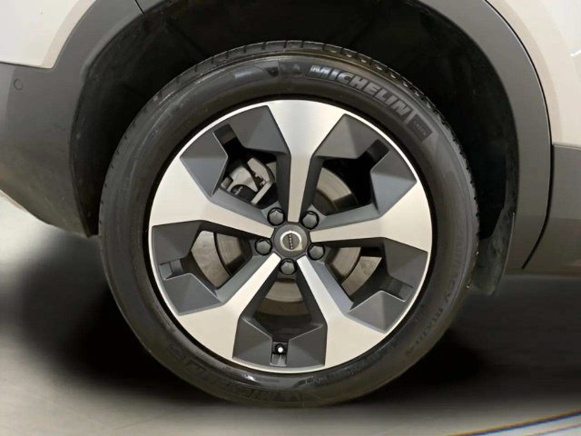 Used 2025 Volvo XC40 B5 Plus AWD/4WD image 97