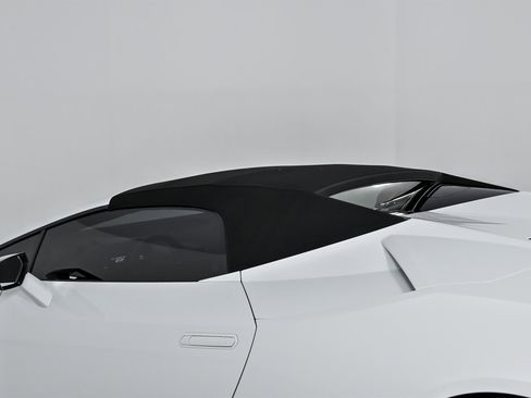 Used 2020 Lamborghini Huracan EVO image 20