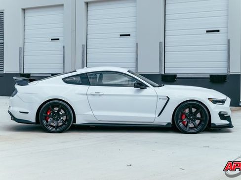 Used 2017 Ford Mustang Shelby GT350R w/ GT350R Equipment Group 920A RWD image 13