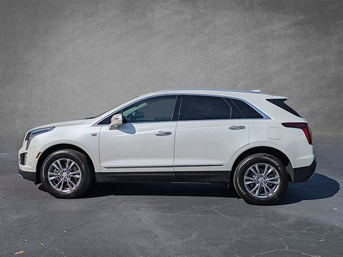 Certified 2022 Cadillac XT5 Premium Luxury w/ Technology Package image 3