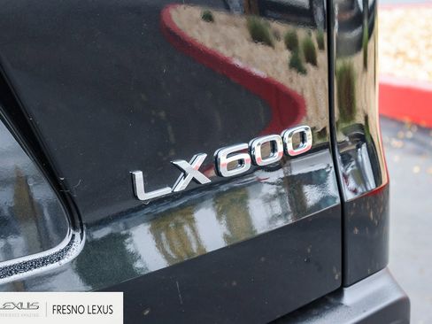 New 2025 Lexus LX 600 4WD w/ Luxury Package image 23