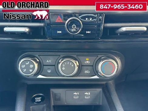 Used 2025 Nissan Kicks SV w/ Interior Electronics Package FWD image 17