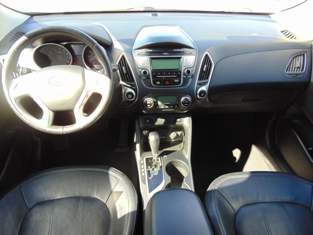 Used 2013 Hyundai Tucson Limited AWD/4WD image 17
