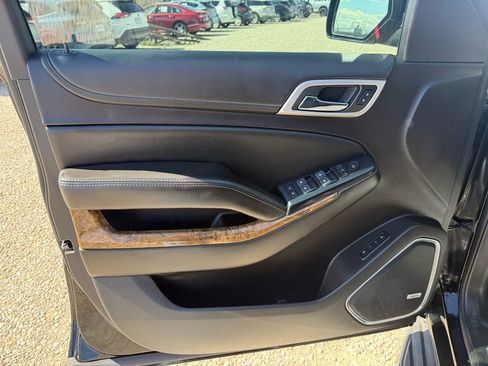 Used 2015 GMC Yukon Denali w/ Touring Package AWD/4WD image 30