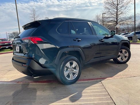 Used 2025 Toyota RAV4 XLE image 6