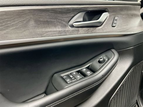 Used 2024 Jeep Grand Cherokee Limited image 21