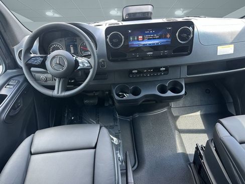 New 2025 Mercedes-Benz Sprinter 2500 image 4
