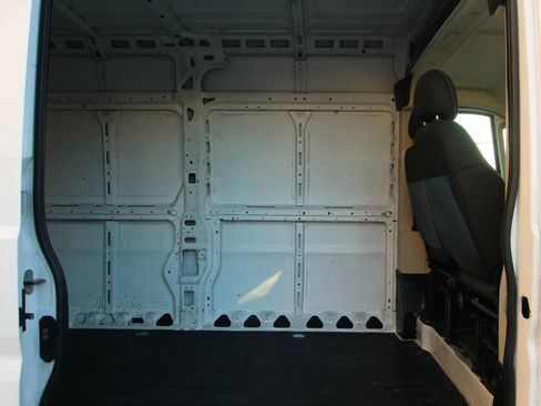 Used 2022 RAM ProMaster 2500 FWD image 12