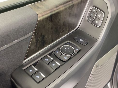 Used 2024 Ford F350 Lariat w/ FX4 Off-Road Package image 11