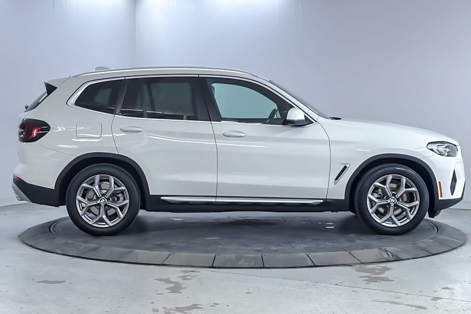 Used 2023 BMW X3 sDrive30i w/ Convenience Package RWD image 8