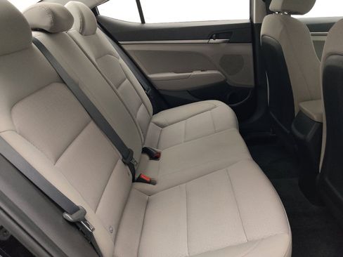 Used 2018 Hyundai Elantra SE FWD image 19