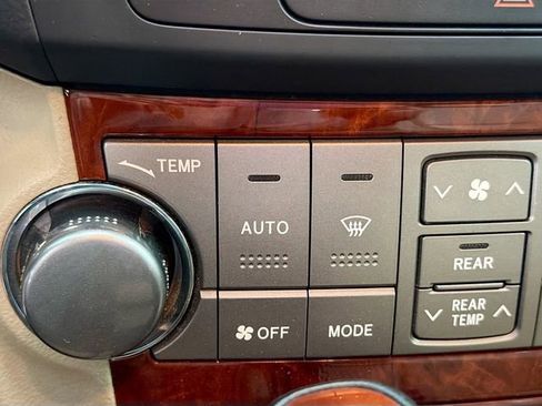 Used 2012 Toyota Highlander Limited w/ Tow Pkg image 13