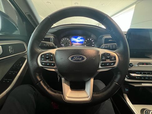 Used 2023 Ford Explorer XLT w/ Equipment Group 202A RWD image 22