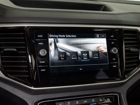 Used 2023 Volkswagen Atlas SEL Premium image 22