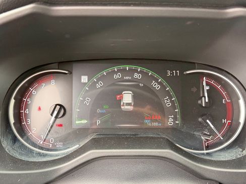 Used 2025 Toyota RAV4 LE AWD/4WD image 11