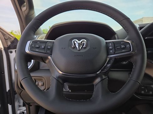 New 2026 RAM 2500 Laramie AWD/4WD image 24
