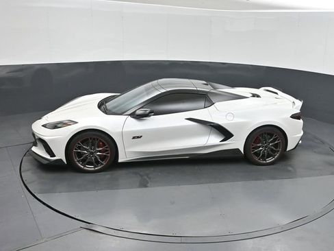 Used 2023 Chevrolet Corvette Stingray Premium Conv w/ Z51 Performance Package RWD image 33